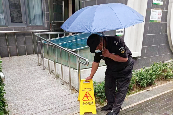 雨中堅(jiān)守護(hù)家園，筑牢汛期安全墻(圖7)