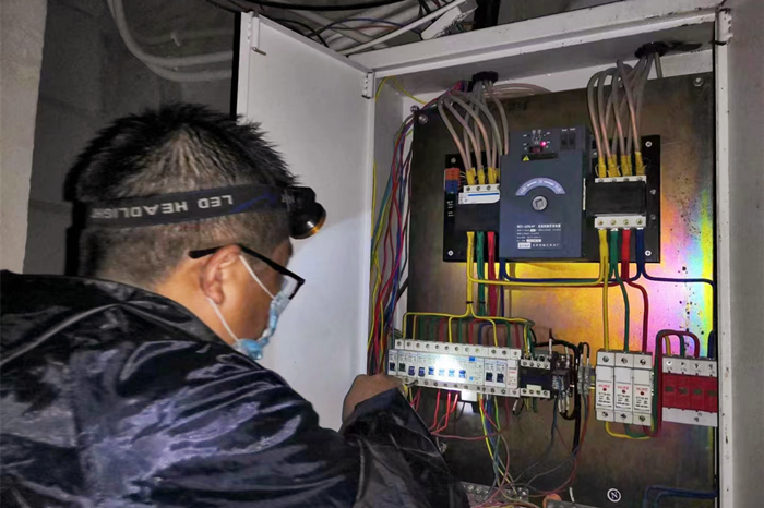 雨中堅(jiān)守護(hù)家園，筑牢汛期安全墻(圖12)